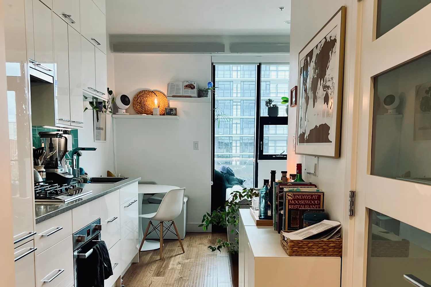 See Inside a Maximized 400SquareFoot Canada Apartment Apartment Therapy